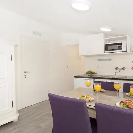 Angela Apartman
